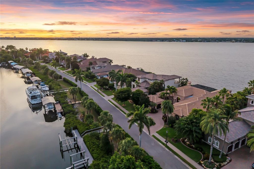 Image 3 of property listing at 3803 HAWK ISLAND DRIVE, Bradenton, FL 34208