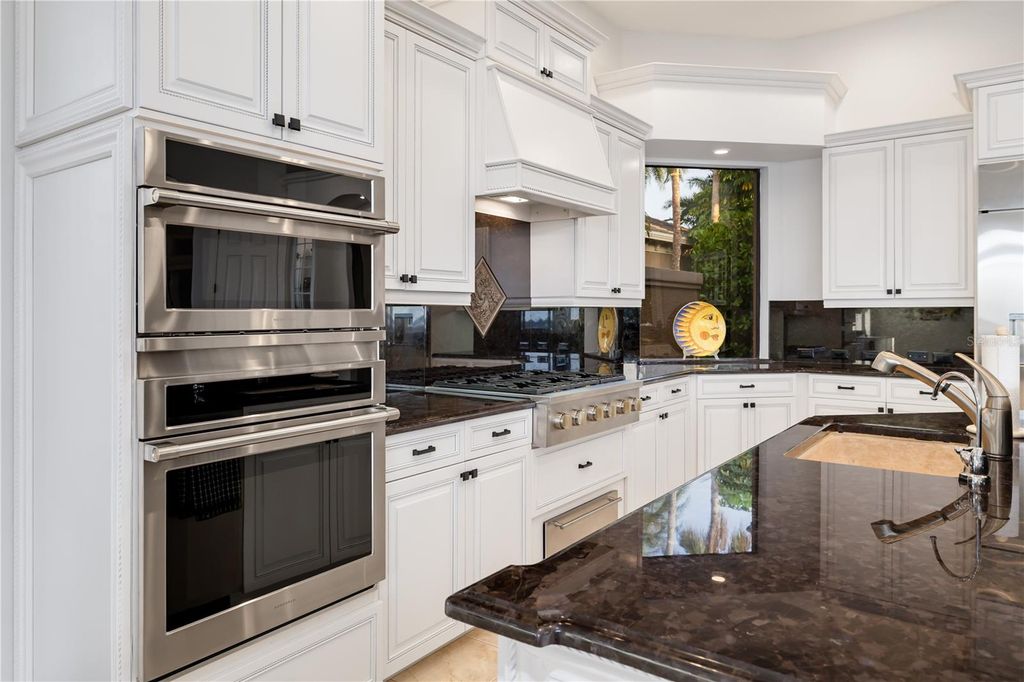 Image 22 of property listing at 3803 HAWK ISLAND DRIVE, Bradenton, FL 34208