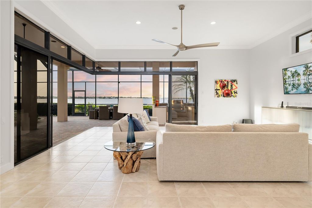 Image 32 of property listing at 3803 HAWK ISLAND DRIVE, Bradenton, FL 34208