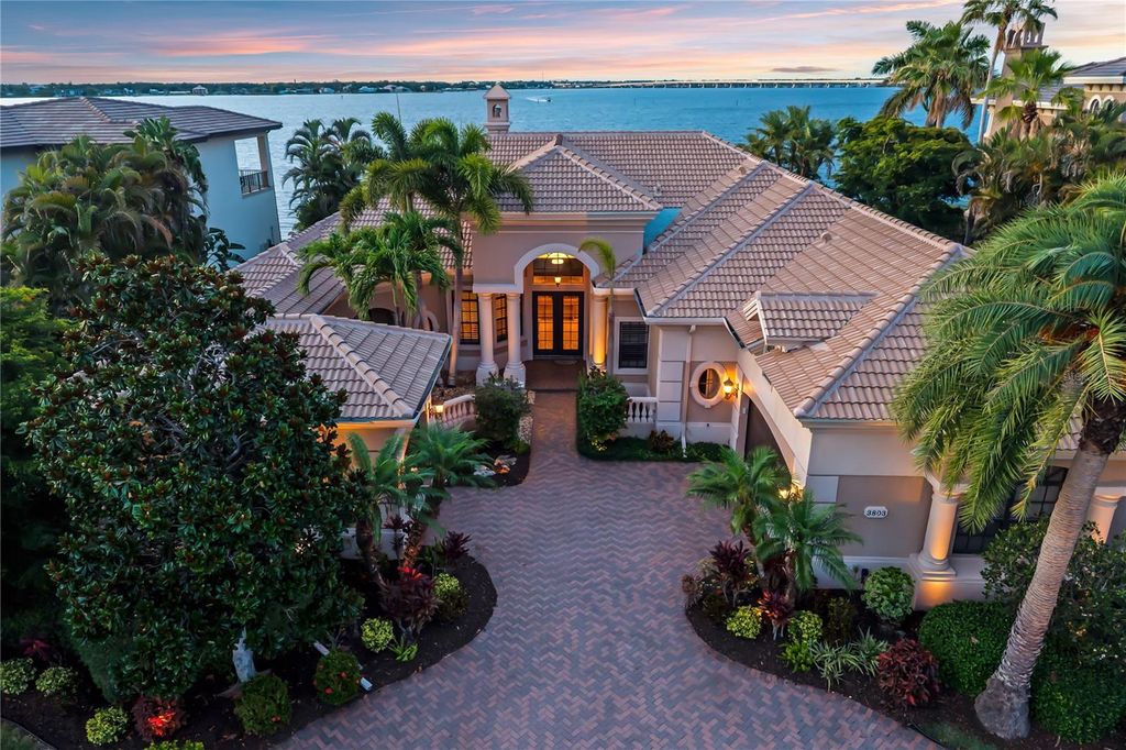 Image 6 of property listing at 3803 HAWK ISLAND DRIVE, Bradenton, FL 34208
