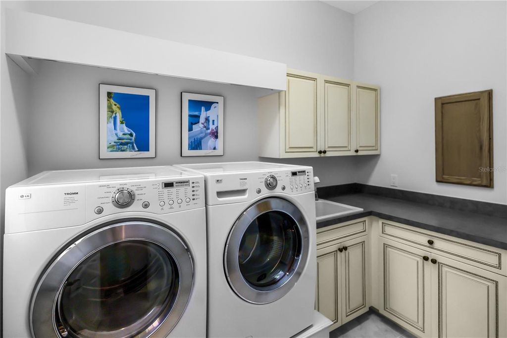 Image 60 of property listing at 3803 HAWK ISLAND DRIVE, Bradenton, FL 34208