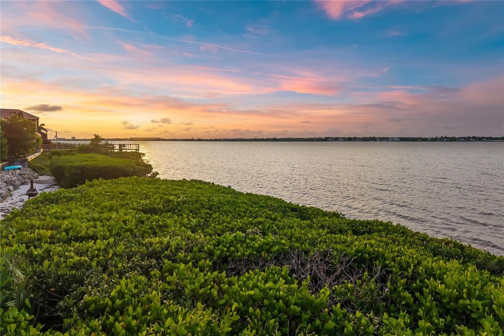 Image 78 of property listing at 3803 HAWK ISLAND DRIVE, Bradenton, FL 34208