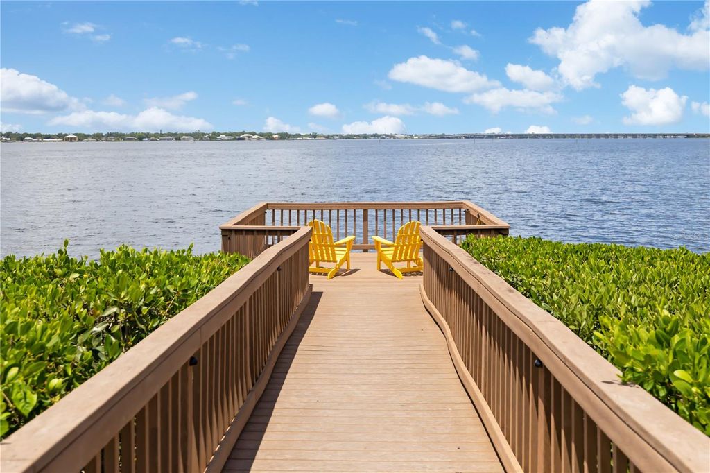Image 86 of property listing at 3803 HAWK ISLAND DRIVE, Bradenton, FL 34208