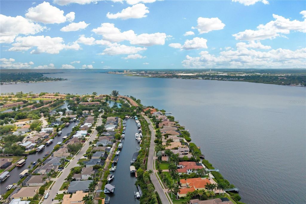 Image 94 of property listing at 3803 HAWK ISLAND DRIVE, Bradenton, FL 34208