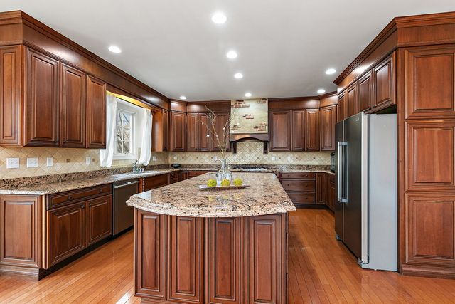 295 Larking Avenue, Dekalb, IL 60115