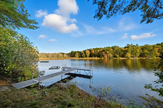 543 Long Shores Drive, Barrington, NH 03825
