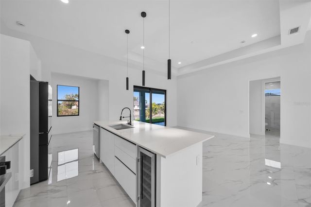 1426 NE 6TH AVENUE, Cape Coral, FL 33909