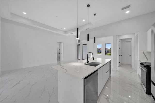 1426 NE 6TH AVENUE, Cape Coral, FL 33909