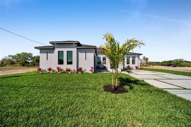 1426 NE 6TH AVENUE, Cape Coral, FL 33909