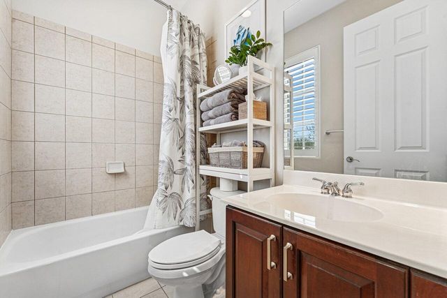 813 Estancia Way, Boynton Beach, FL 33435