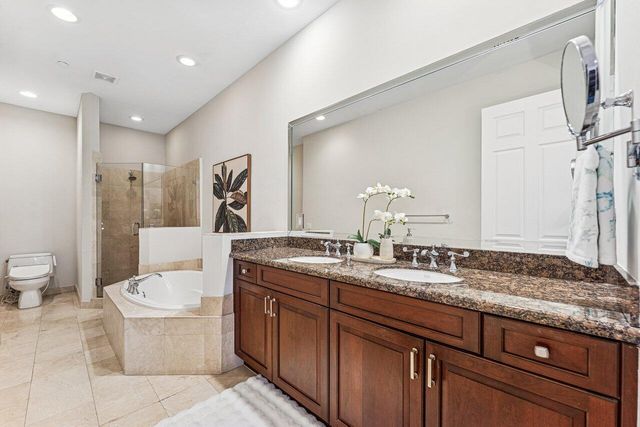 813 Estancia Way, Boynton Beach, FL 33435