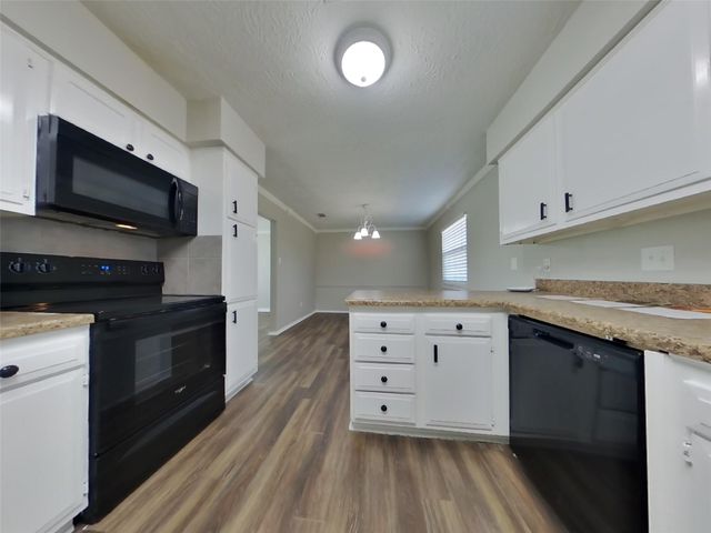 6128 Silver Leaf Drive, League City, TX 77573