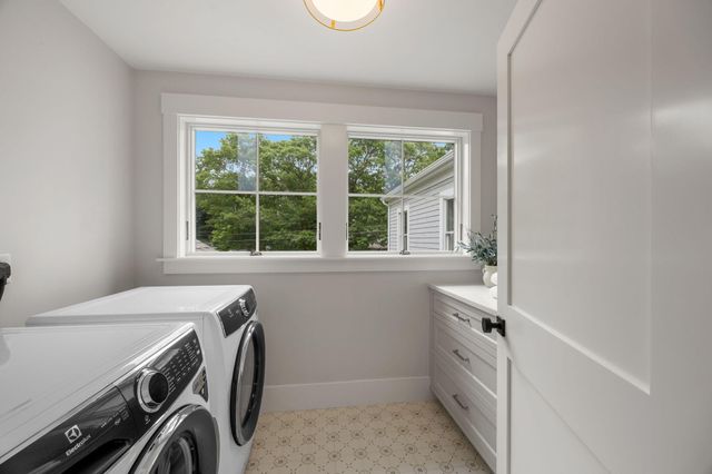 640 Poponessett Road, Cotuit, MA 02635