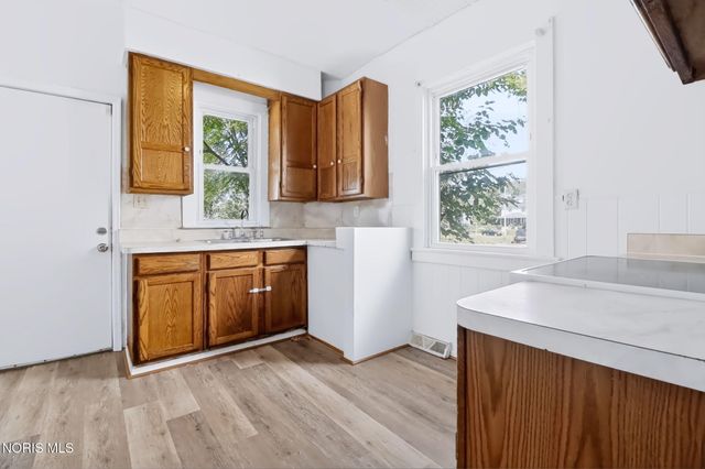 2421 Fulton Street, Toledo, OH 43620