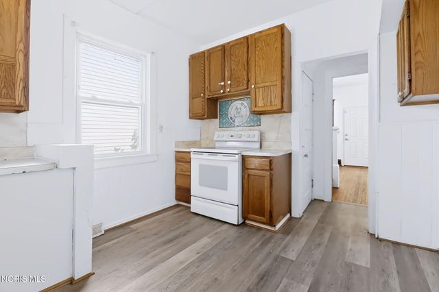 2421 Fulton Street, Toledo, OH 43620