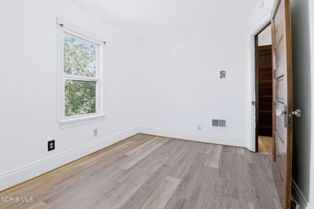 2421 Fulton Street, Toledo, OH 43620