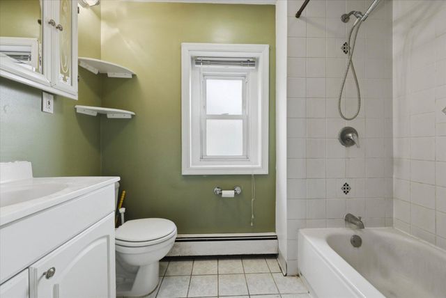 104 MAPLE ST, Conshohocken, PA 19428