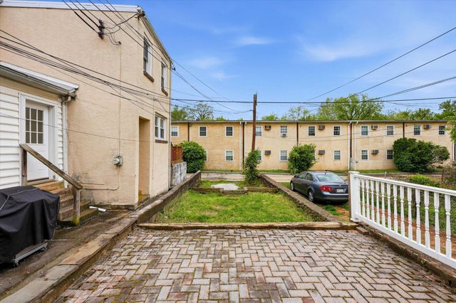 104 MAPLE ST, Conshohocken, PA 19428