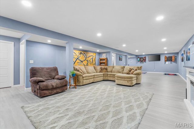 225 Kenley Court, Belleville, IL 62220