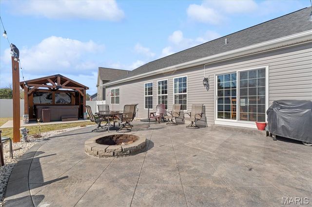 225 Kenley Court, Belleville, IL 62220