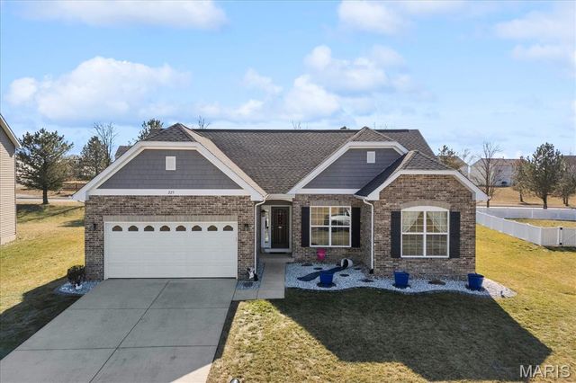 225 Kenley Court, Belleville, IL 62220