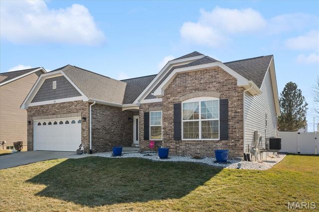 225 Kenley Court, Belleville, IL 62220