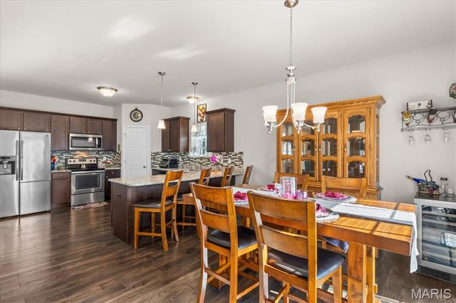 225 Kenley Court, Belleville, IL 62220