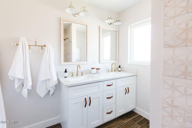 8316 E EDGEMONT Avenue, Scottsdale, AZ 85257