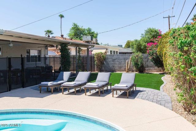 8316 E EDGEMONT Avenue, Scottsdale, AZ 85257