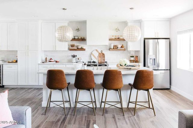 8316 E EDGEMONT Avenue, Scottsdale, AZ 85257