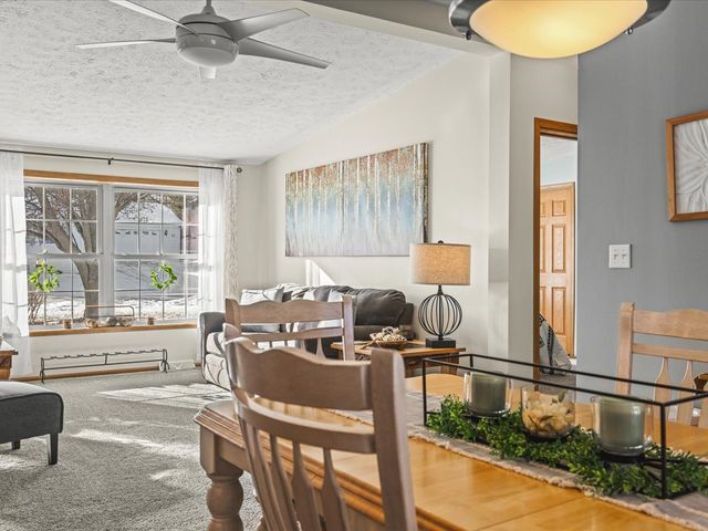 5644 Buttercup Lane, Machesney Park, IL 61115