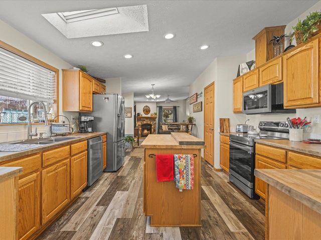 5644 Buttercup Lane, Machesney Park, IL 61115