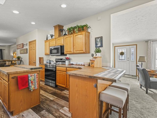 5644 Buttercup Lane, Machesney Park, IL 61115