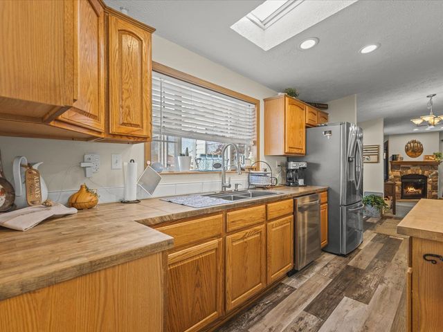 5644 Buttercup Lane, Machesney Park, IL 61115