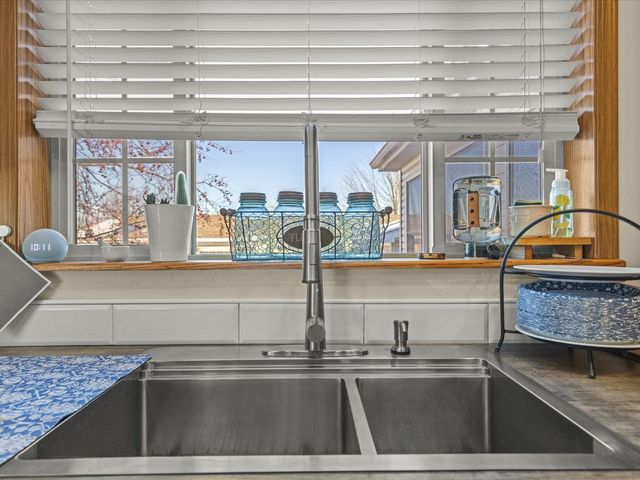 5644 Buttercup Lane, Machesney Park, IL 61115