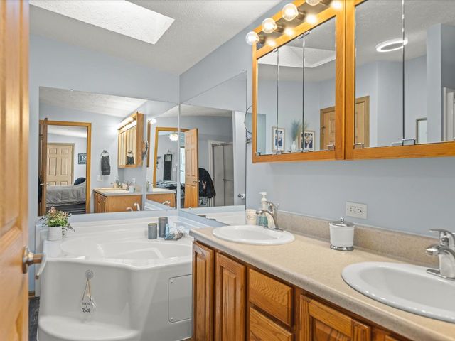 5644 Buttercup Lane, Machesney Park, IL 61115