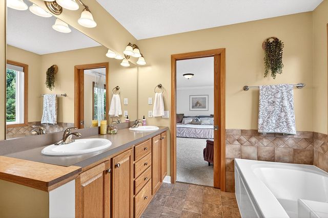 9400 Glacier Road, Minnetrista, MN 55375