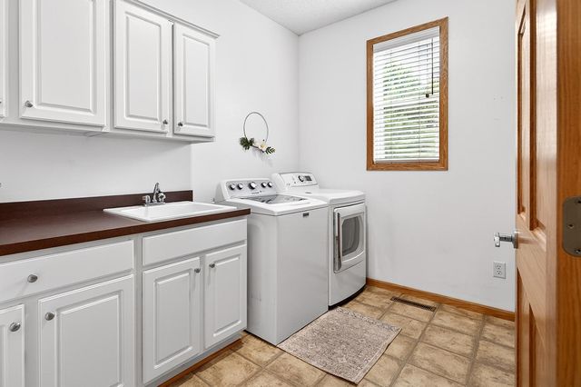 9400 Glacier Road, Minnetrista, MN 55375