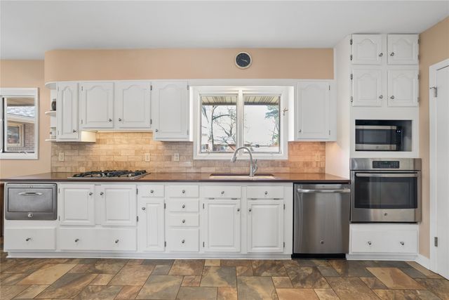 7254 Wilshire Boulevard, Windsor Heights, IA 50324