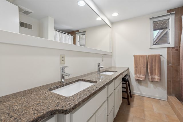 7254 Wilshire Boulevard, Windsor Heights, IA 50324