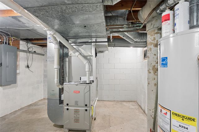 7254 Wilshire Boulevard, Windsor Heights, IA 50324