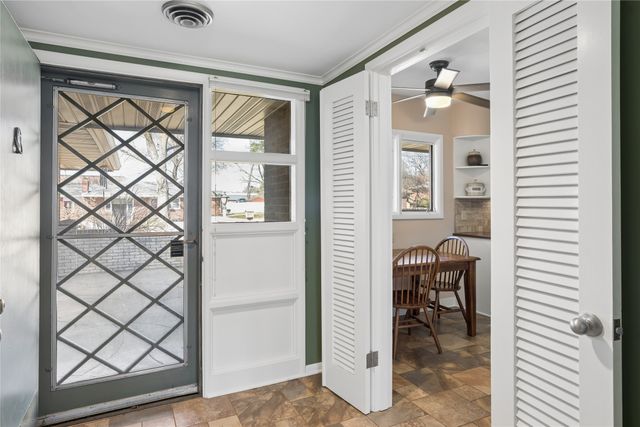 7254 Wilshire Boulevard, Windsor Heights, IA 50324