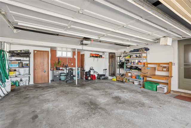 7254 Wilshire Boulevard, Windsor Heights, IA 50324