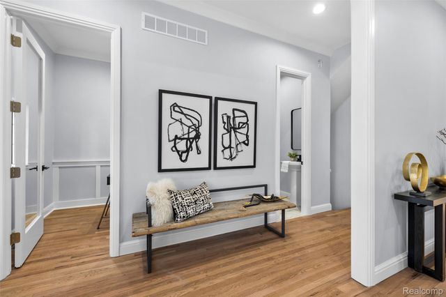 870 Davis Avenue, Birmingham, MI 48009