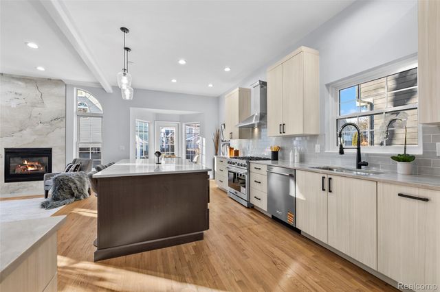 870 Davis Avenue, Birmingham, MI 48009