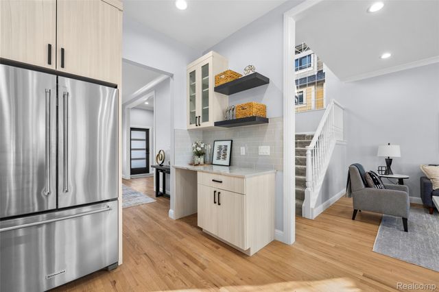 870 Davis Avenue, Birmingham, MI 48009