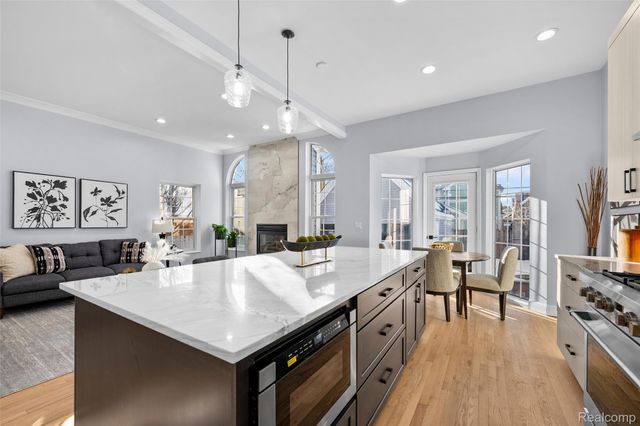 870 Davis Avenue, Birmingham, MI 48009