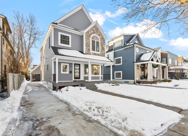 870 Davis Avenue, Birmingham, MI 48009