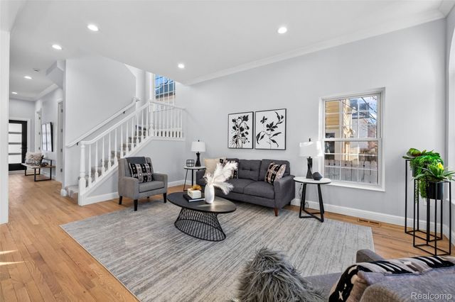 870 Davis Avenue, Birmingham, MI 48009