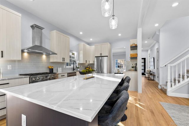 870 Davis Avenue, Birmingham, MI 48009